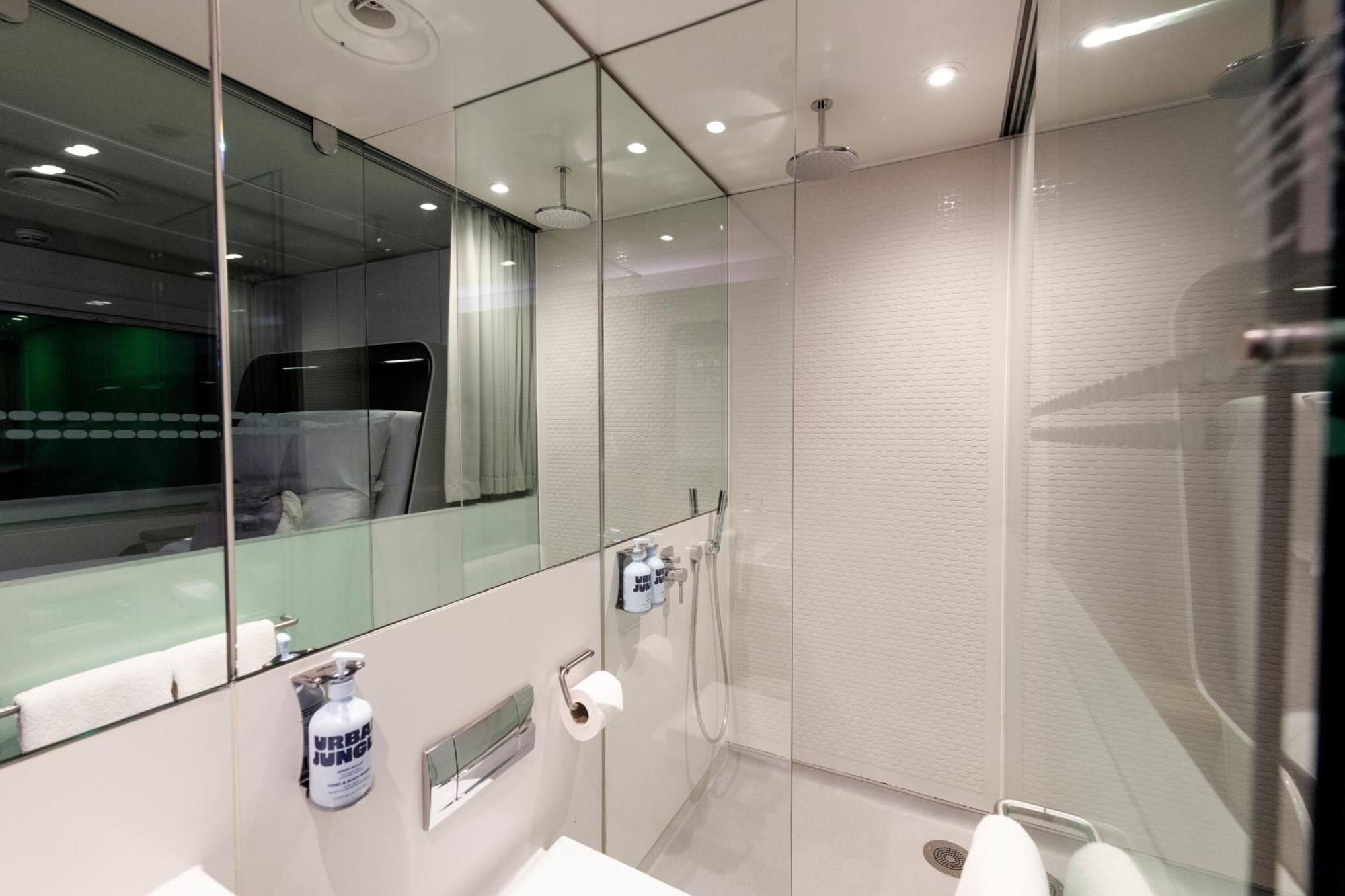 Yotelair London Gatwick Airport Horley Buitenkant foto