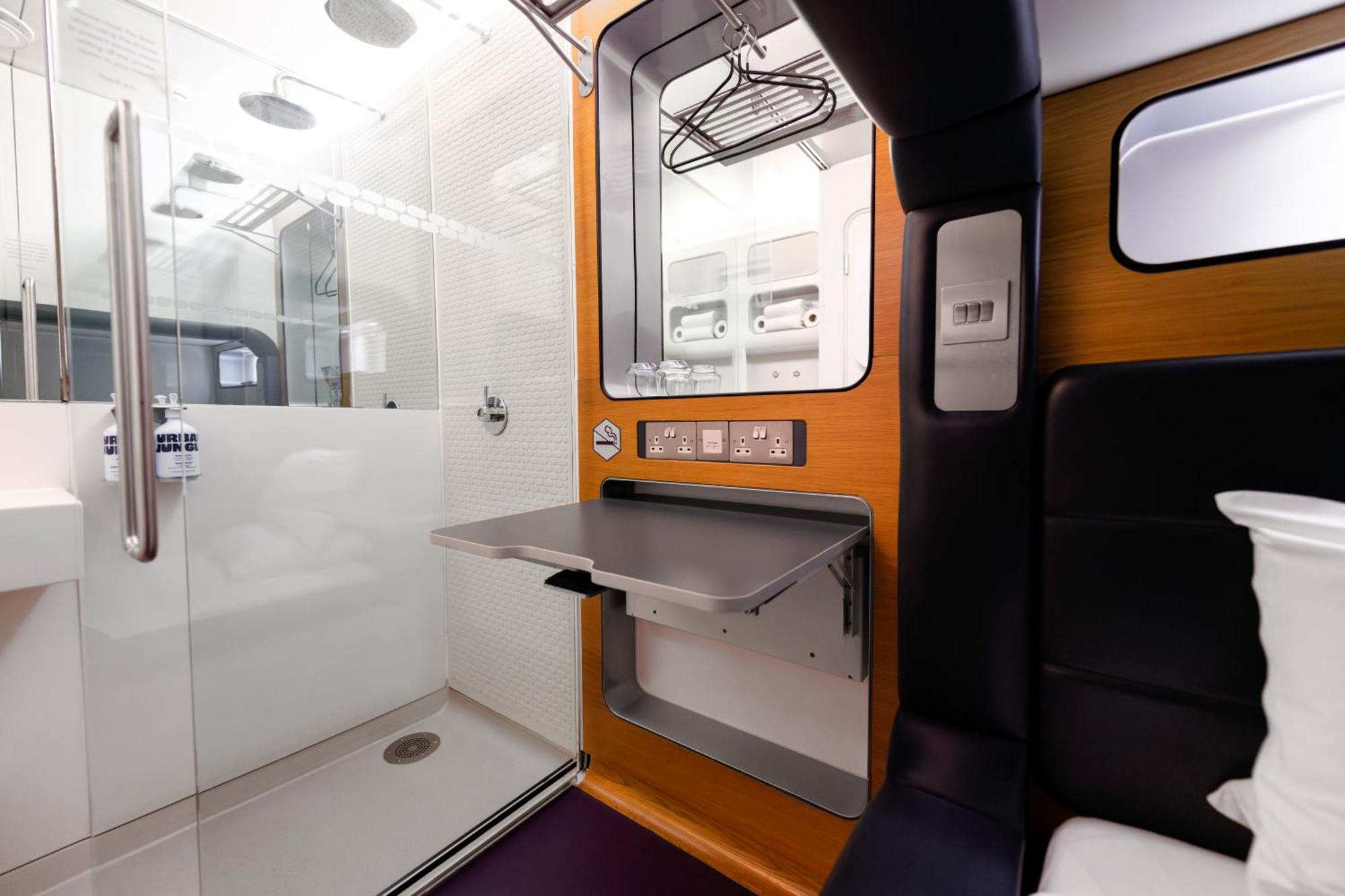 Yotelair London Gatwick Airport Horley Buitenkant foto