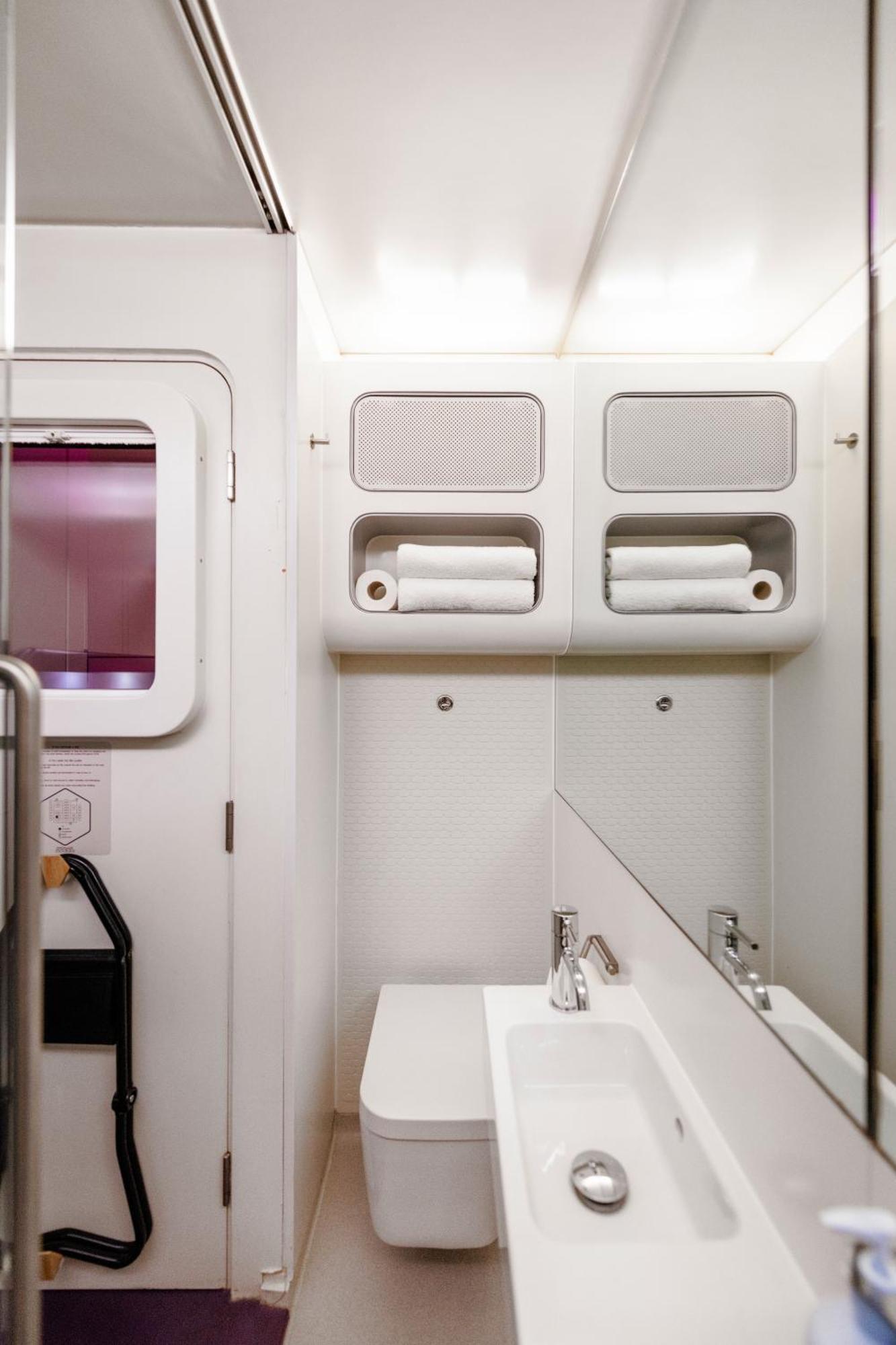 Yotelair London Gatwick Airport Horley Buitenkant foto