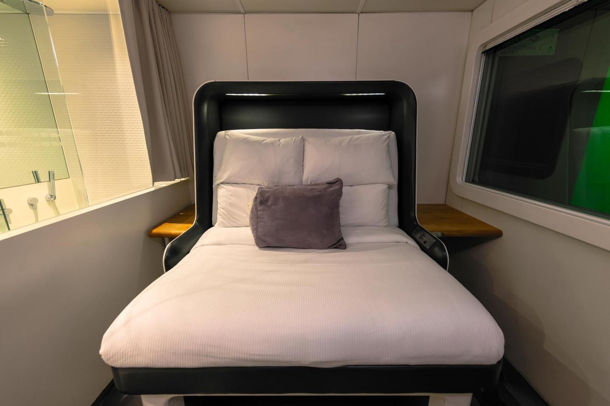 Yotelair London Gatwick Airport Horley Buitenkant foto