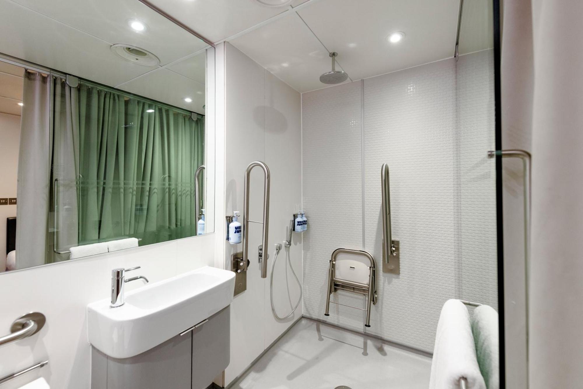 Yotelair London Gatwick Airport Horley Buitenkant foto